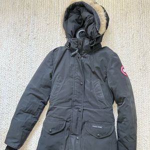 Canada goose black trillium parka with real fur hood
